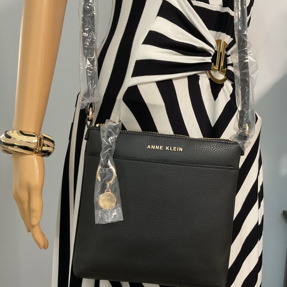 Anne Klein Gorgeous Black Crossbody Bag. New! - Picture 2 of 5